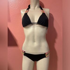 BEACH BUNNY BELIZE BEAUTY SWIMWEAR SET..